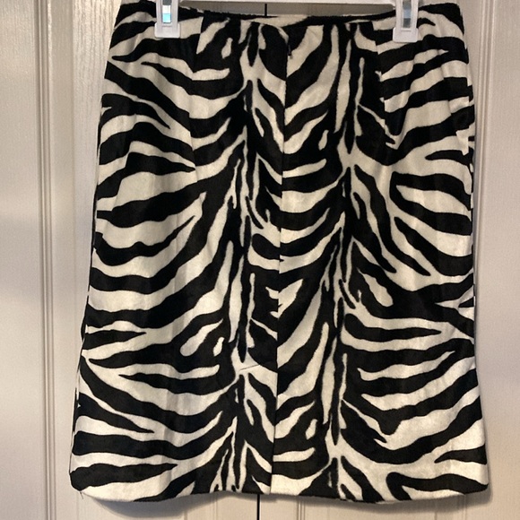 EUC Focus 2000 by Charles Glueck zebra print skirt. Size 12. Super edgy and sexy - Picture 4 of 6